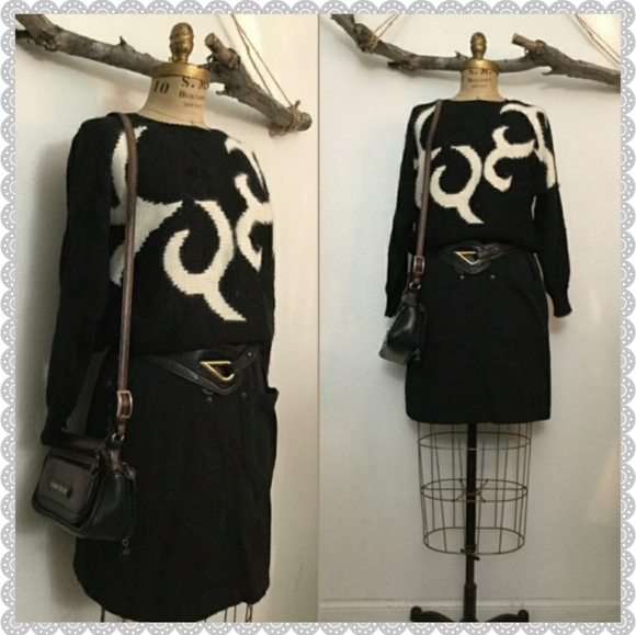 Sweaters - Vintage Black Ivory Abstract Sweater Vest Wool Avant Garde Country Top